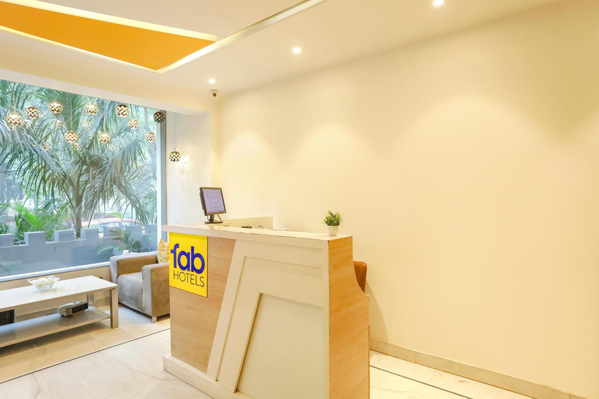 Fabhotel Jhs Studio Gurgaon Exterior photo