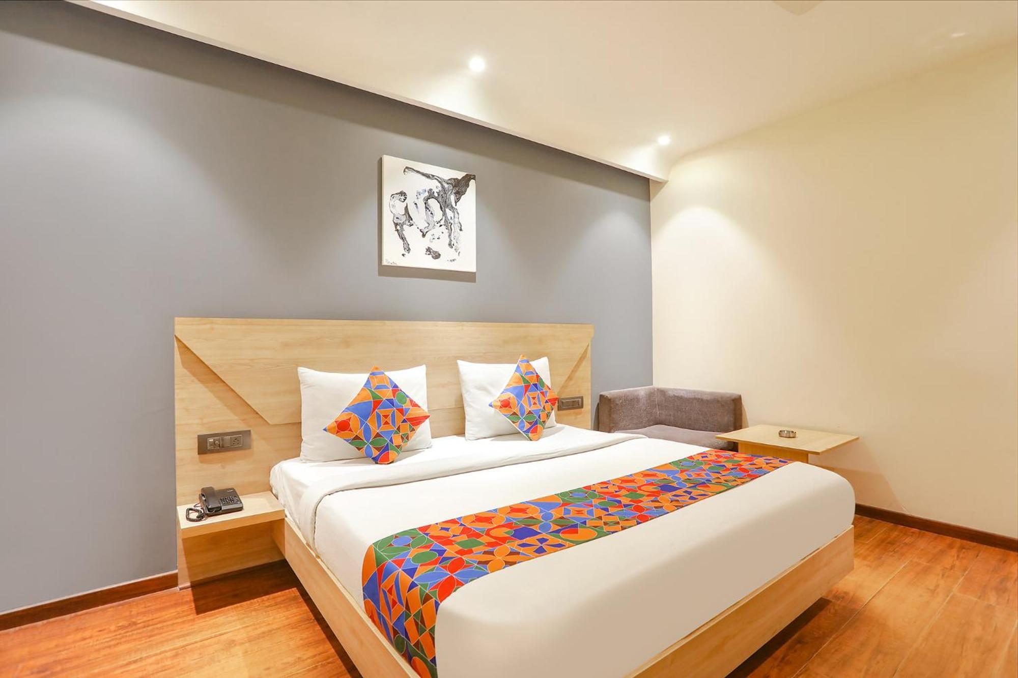 Fabhotel Jhs Studio Gurgaon Exterior photo